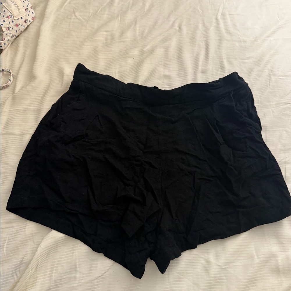 Women's Black Linen Shorts